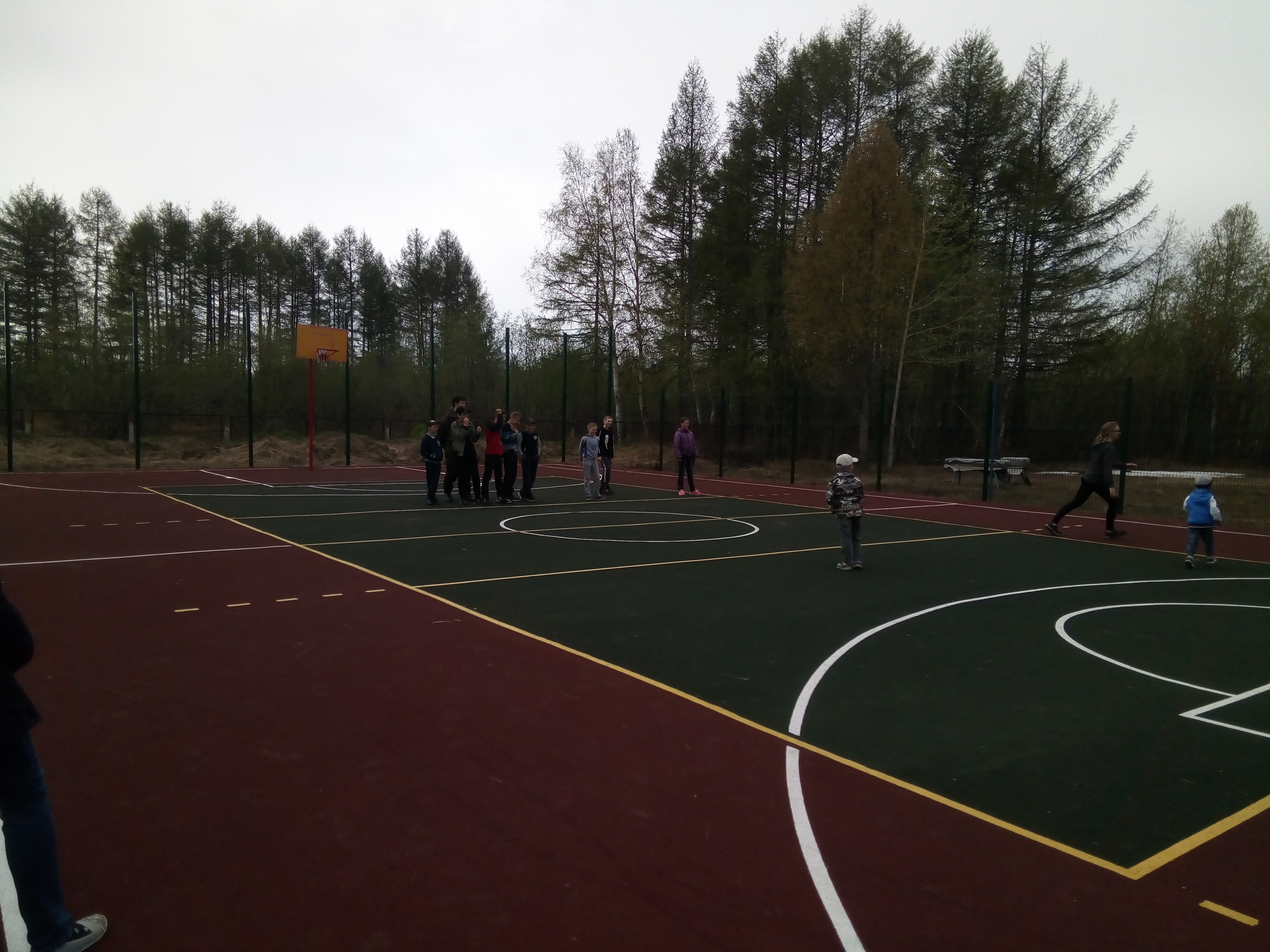 спортивная площадка.